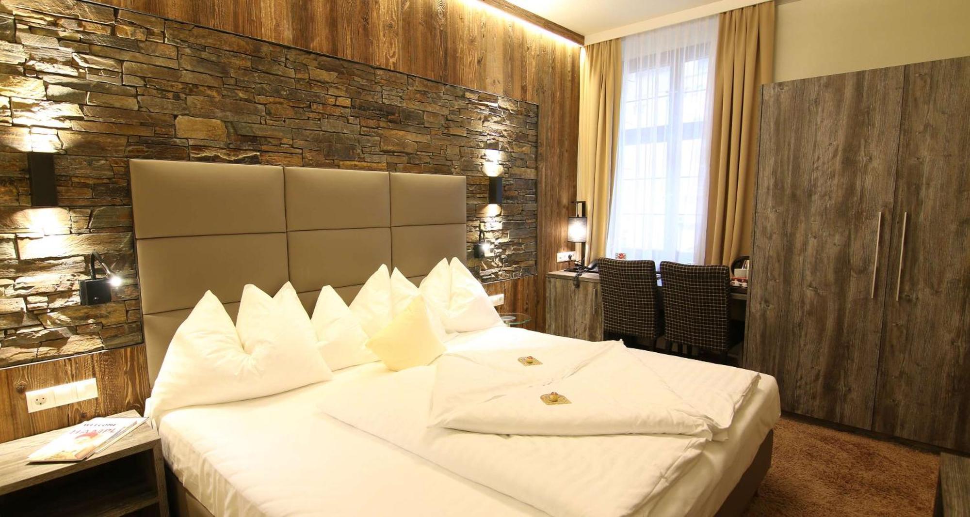 Hotel Goldener Adler, BW Signature Collection Innsbruck Bagian luar foto