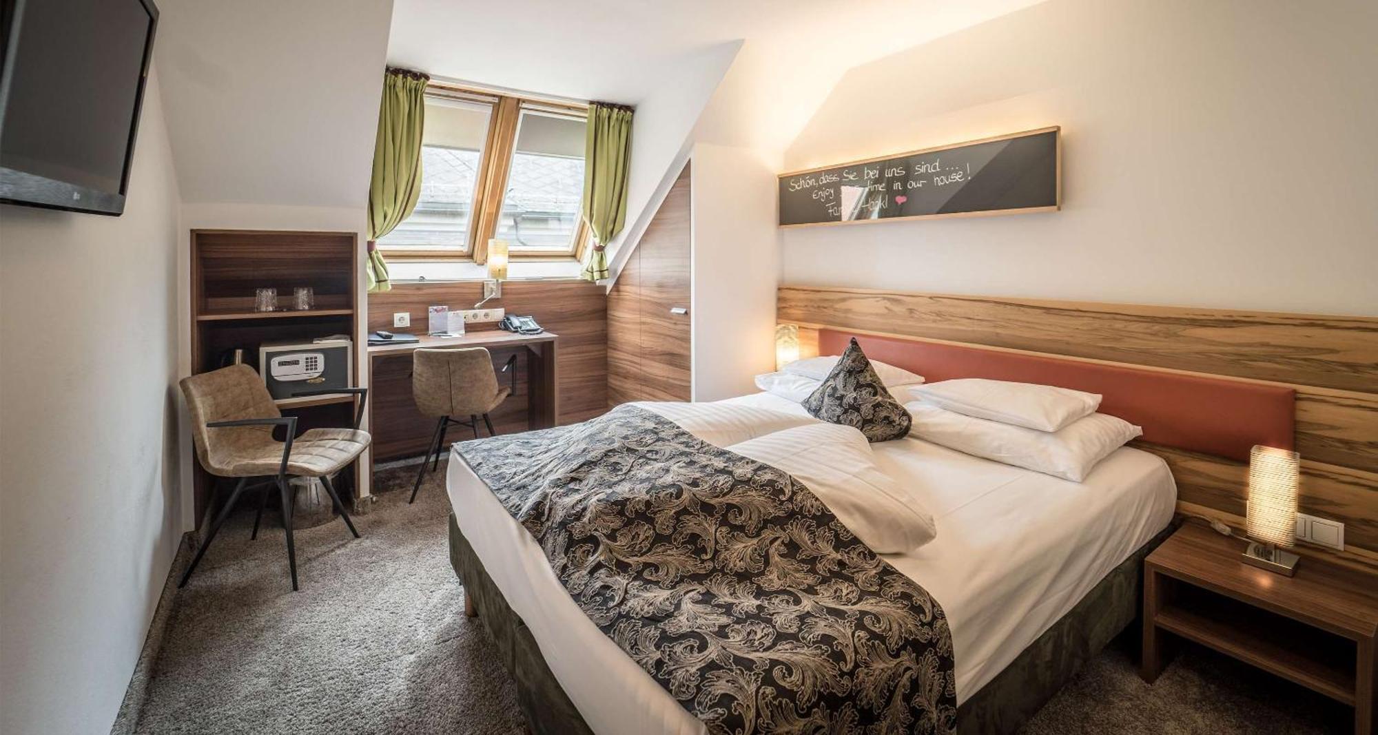 Hotel Goldener Adler, BW Signature Collection Innsbruck Bagian luar foto