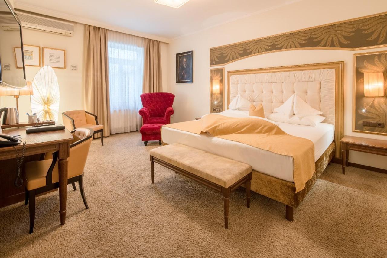 Hotel Goldener Adler, BW Signature Collection Innsbruck Bagian luar foto