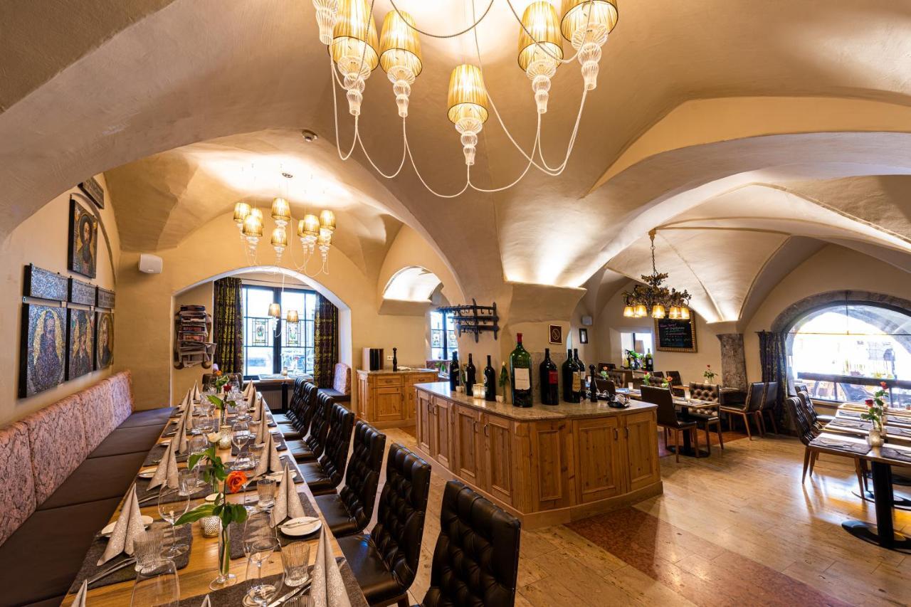 Hotel Goldener Adler, BW Signature Collection Innsbruck Bagian luar foto