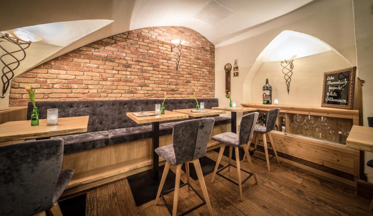 Hotel Goldener Adler, BW Signature Collection Innsbruck Bagian luar foto